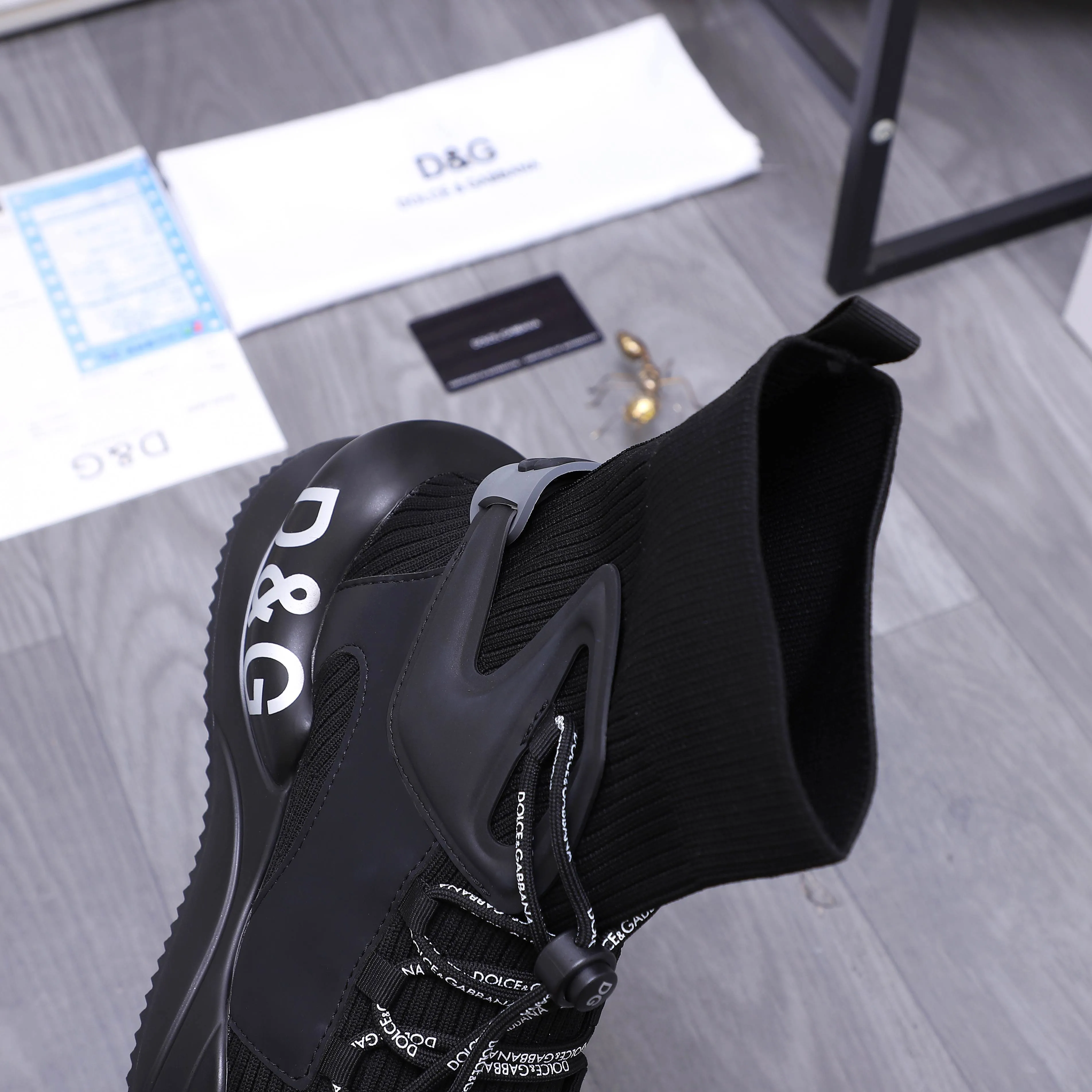 Men's shoes 💰442 Product trademark: DG (Dolce & Gabbana) casual shoes for couples. Regular size: 36-46 (45.46 is custom-made and non-returnable) Product materials: Selected knitted breathable spliced ​​cowhide upper, cowhide insole, original outsole